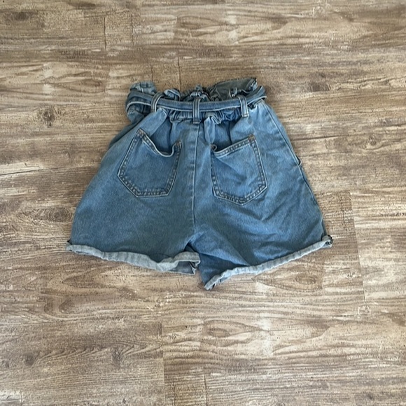 Forever 21 Women’s Small Denim Paper Bag High Wasted Button Fly Shorts Small - Picture 3 of 5